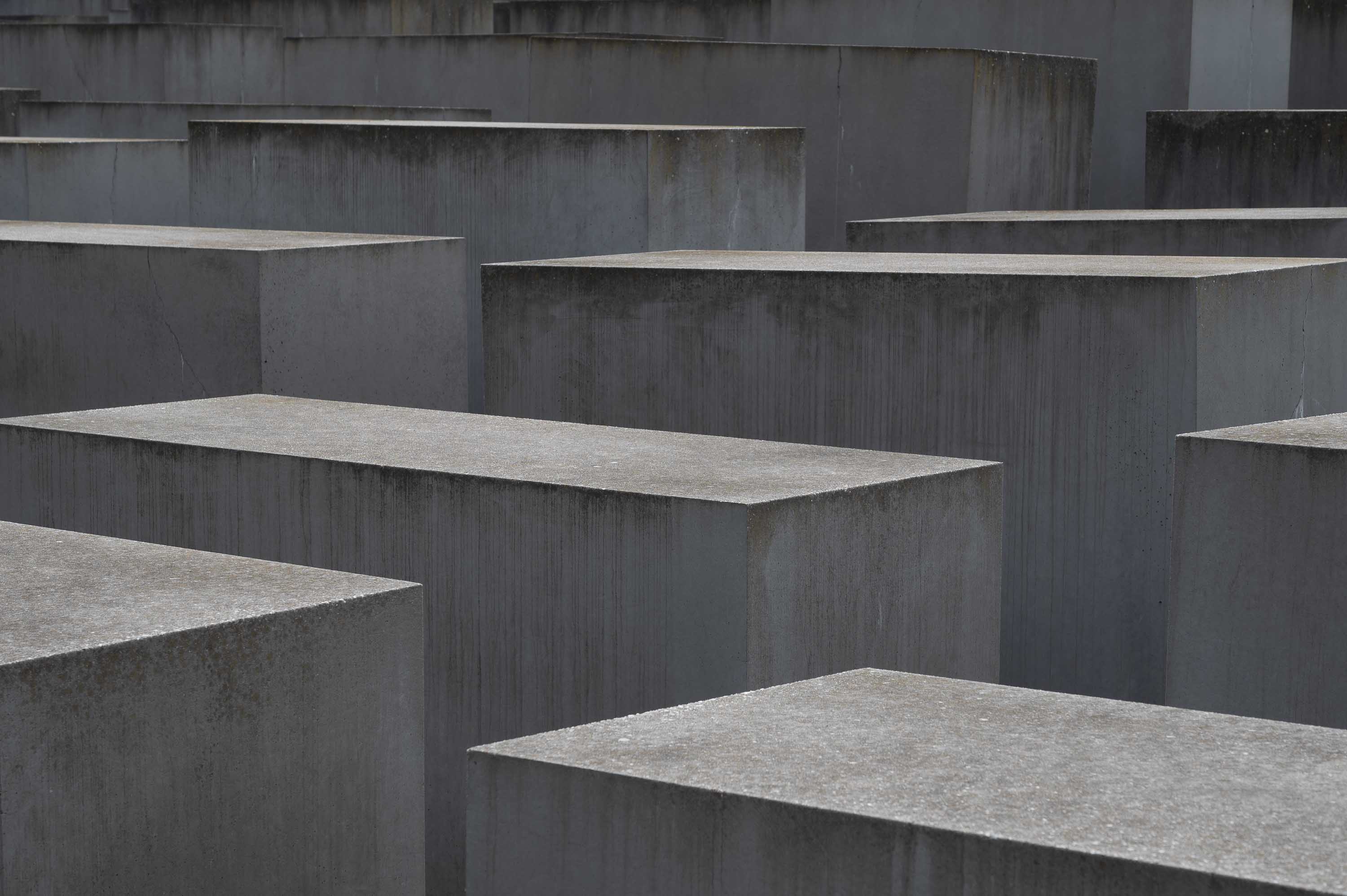 The Memorial to the Murdered Jews of Europe: 2,711 concrete slabs in the heart of Berlin. A city that doesn't look away.
